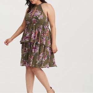 Torrid Halter Dress. 🖤💖 Size 2 EUC
